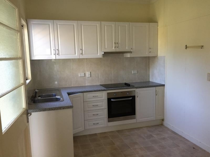 184 High Street, Berserker QLD 4701